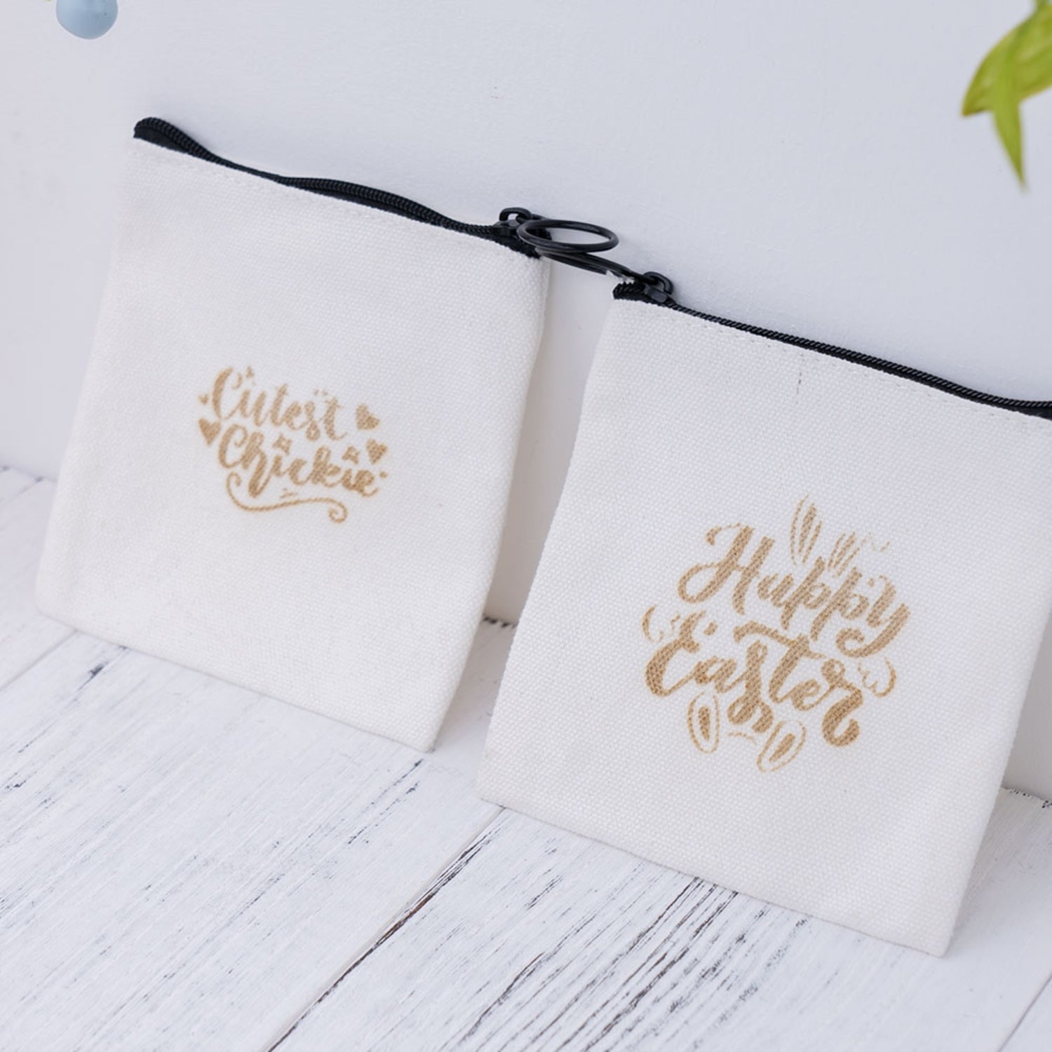Pattern engraving on canvas bags