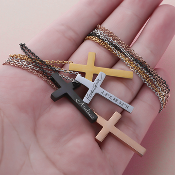 Collier avec pendentif croix en acier inoxydable (8 pcs)