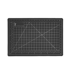 Cutting pad with alignment lines